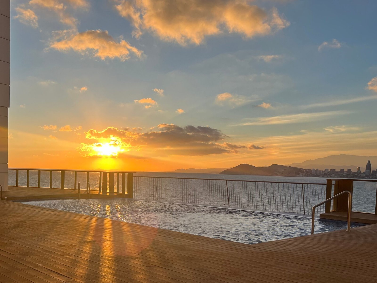 Vistas con piscina gemelos 28